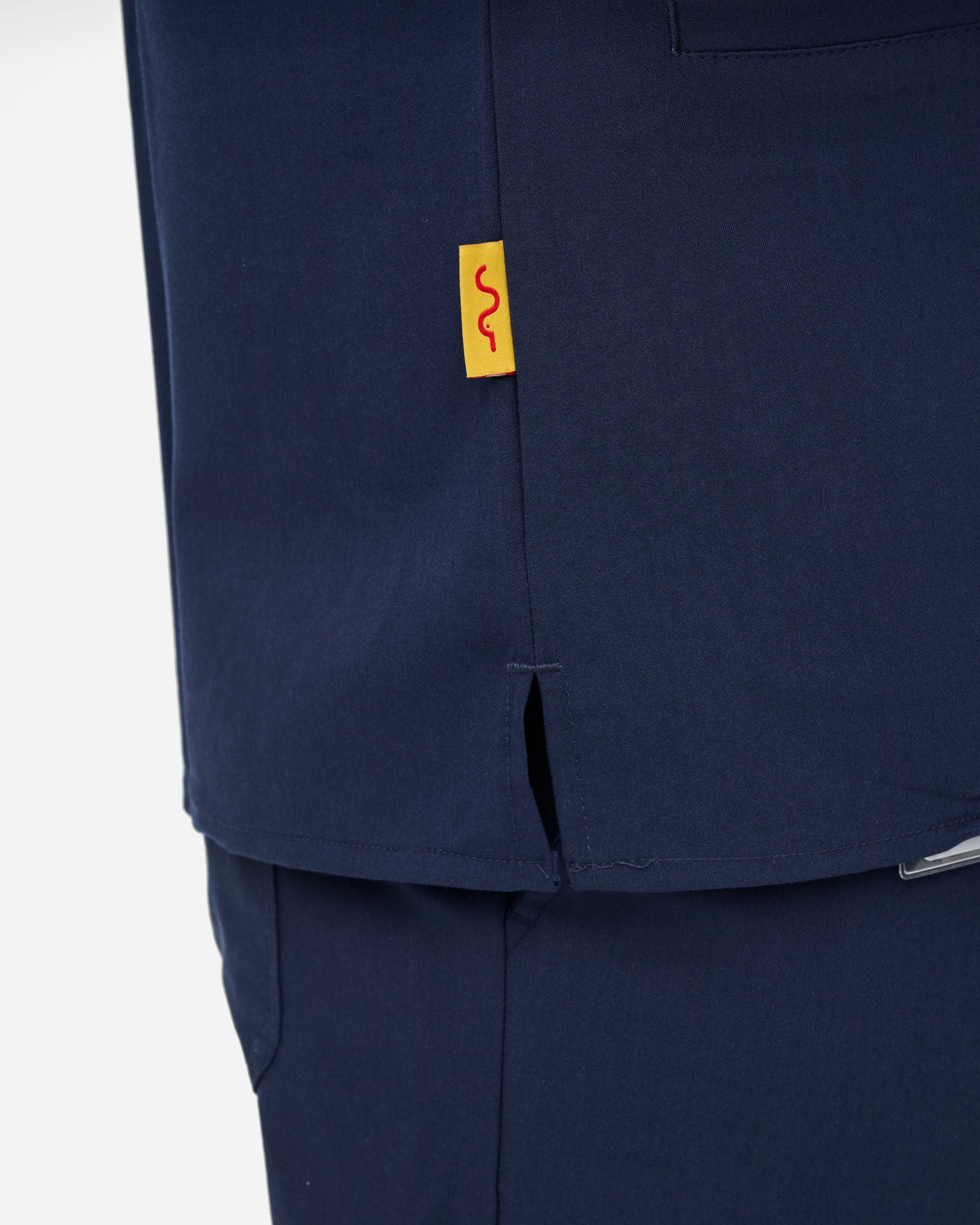 Mens 3-Pocket Scrub Top | P200