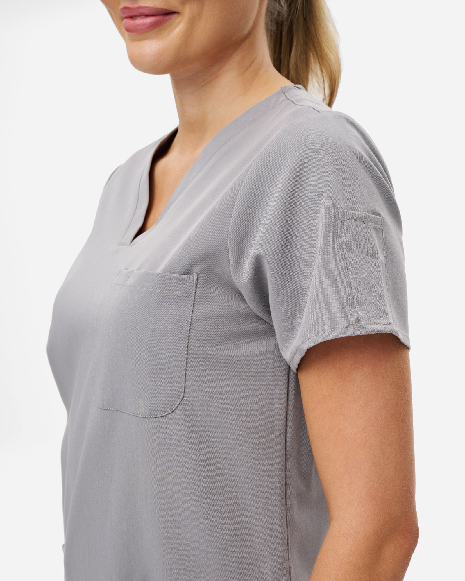 Womens 3-Pocket Scrub Top | P600