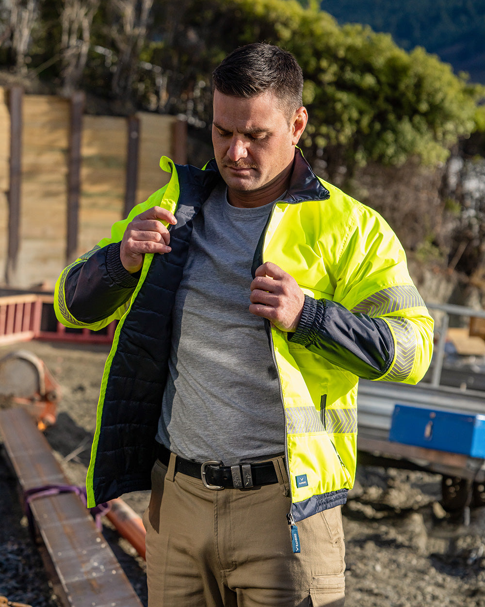 Cahill Hi-Vis Jacket in Fluoro Yellow & Navy | 47947