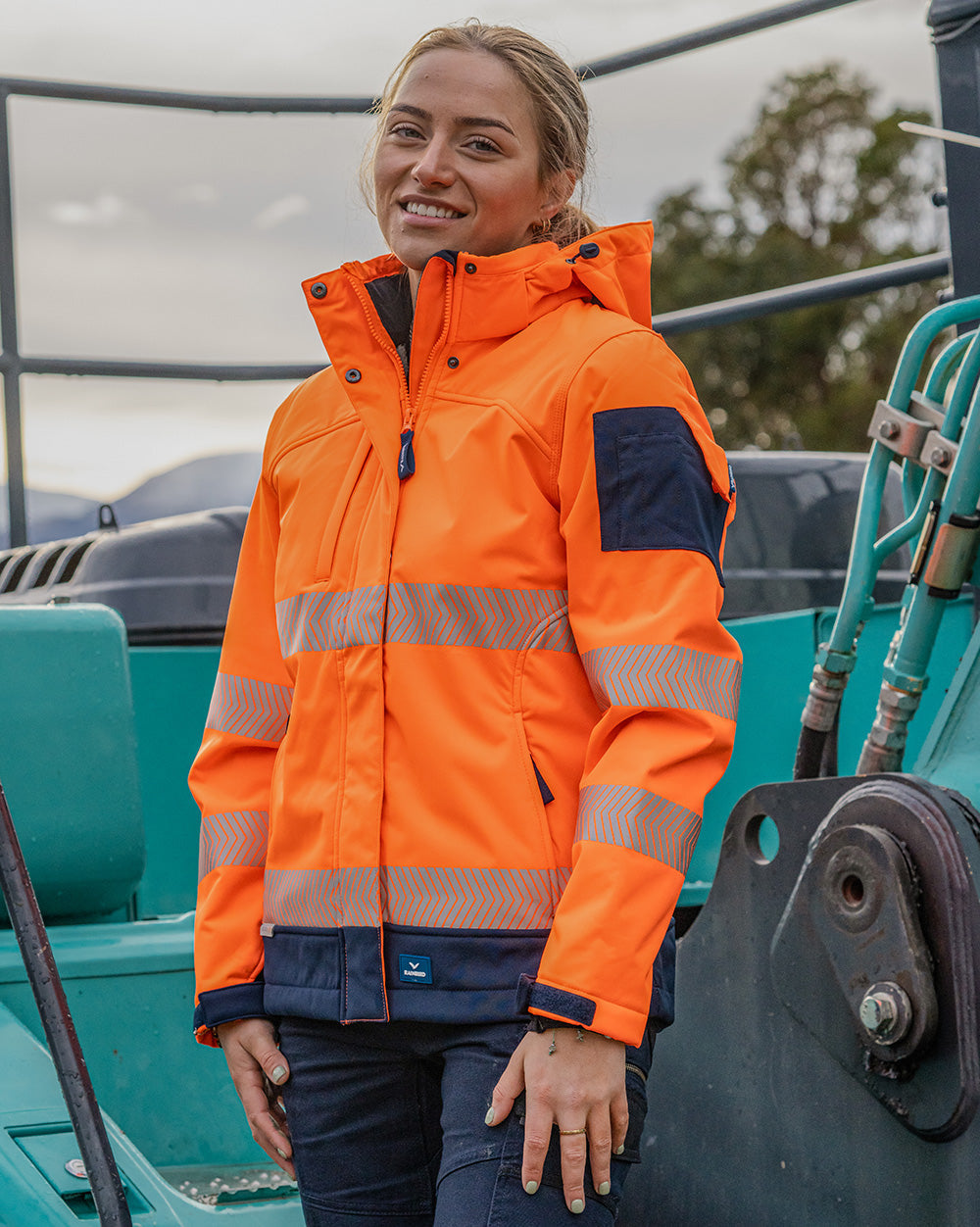 Ellis Hi-Vis Softshell in Fluoro Orange & Navy | 47949