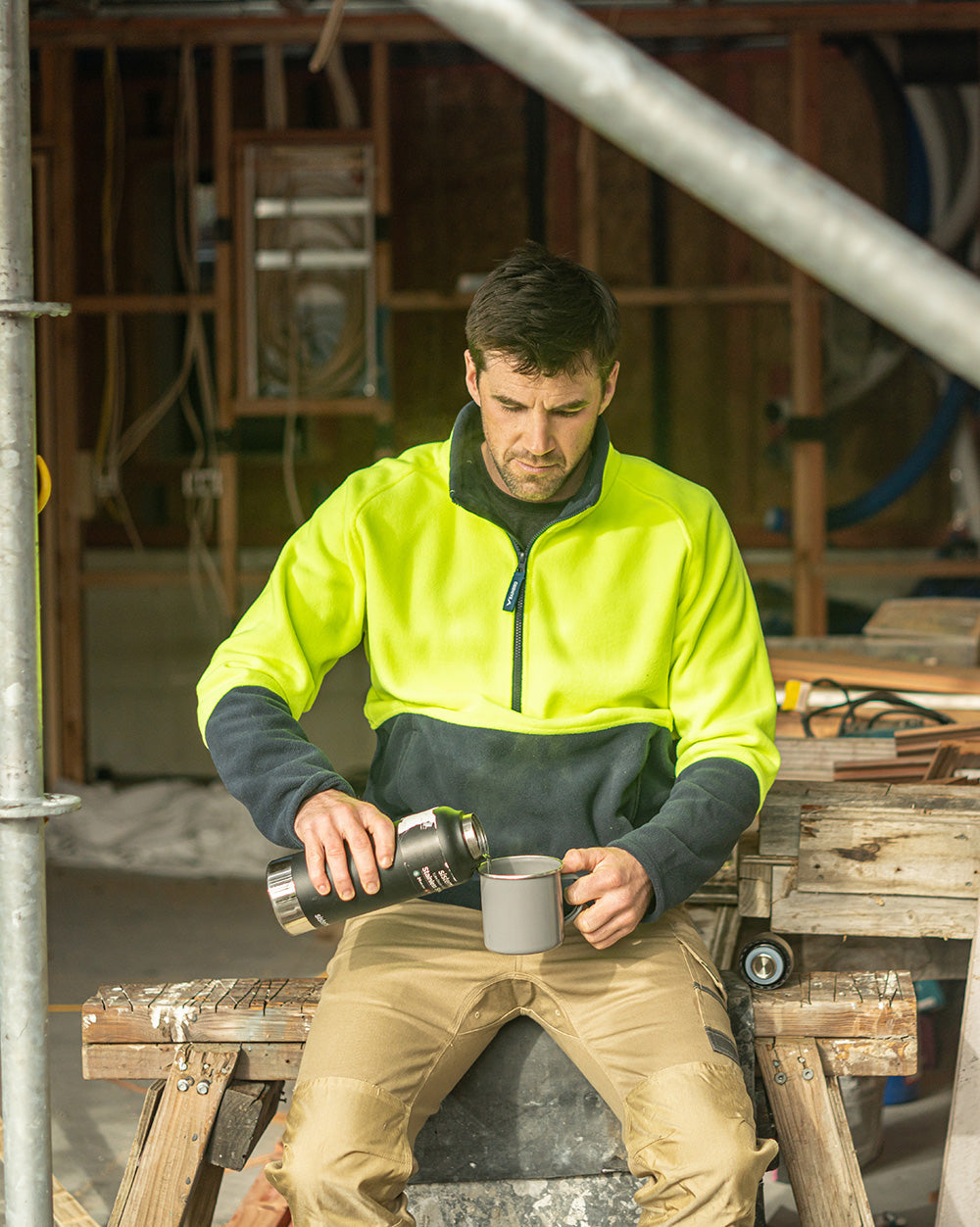 Woruga Pullover in Fluoro Yellow & Navy | 28402